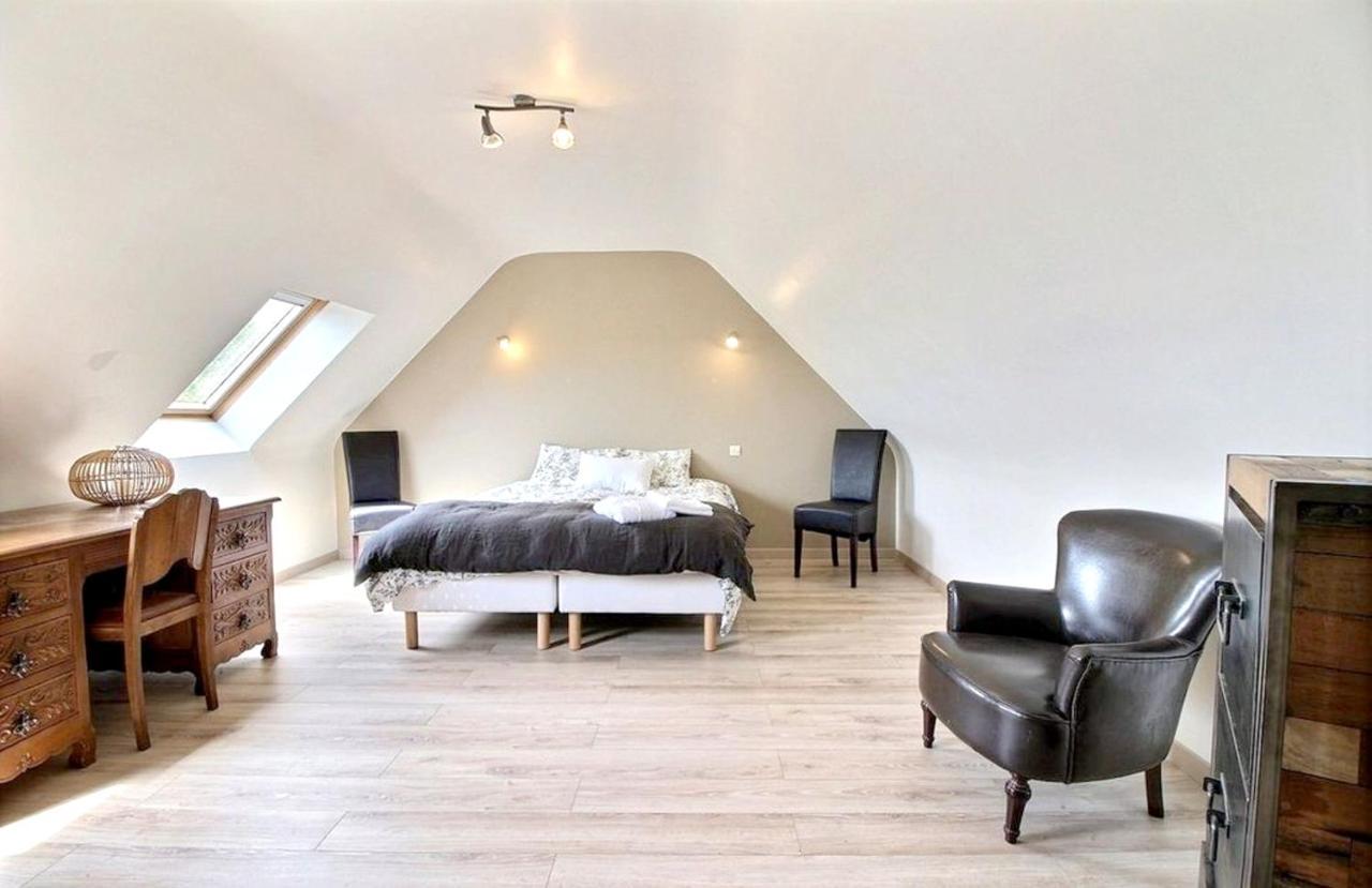 Maison Spacieuse A Plougonven Avec Jacuzzi Et Jardin Exterior foto