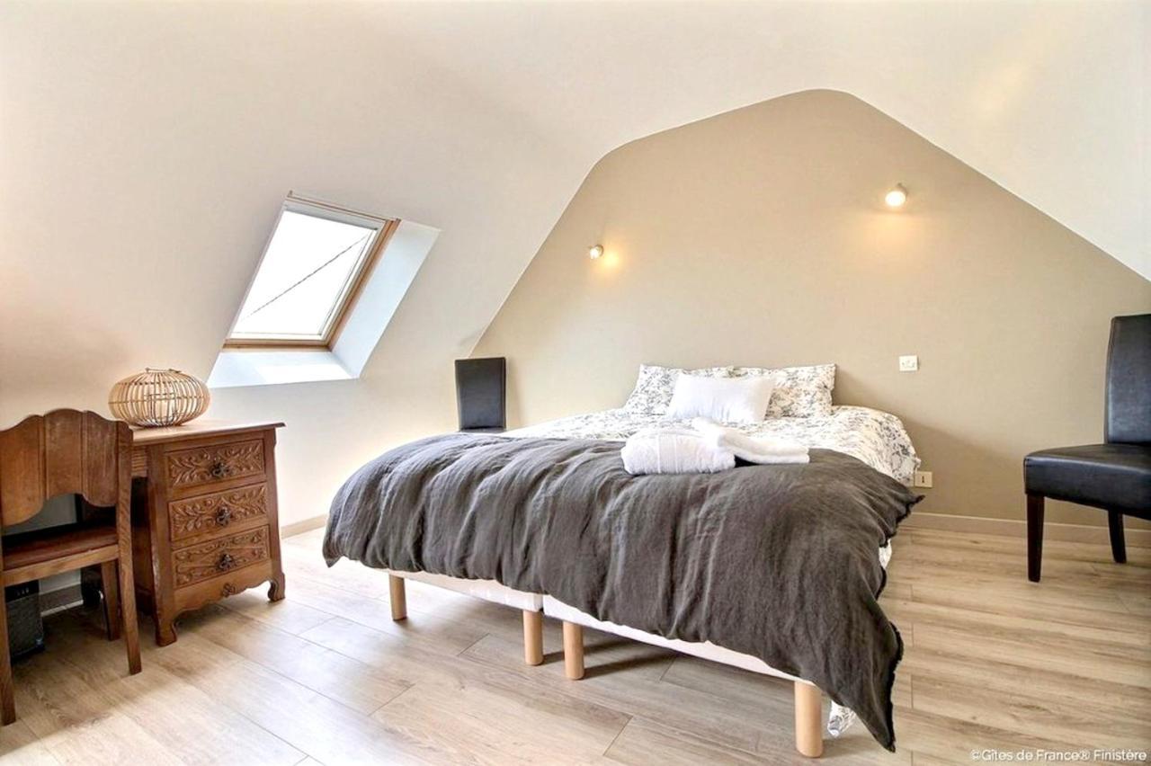 Maison Spacieuse A Plougonven Avec Jacuzzi Et Jardin Exterior foto